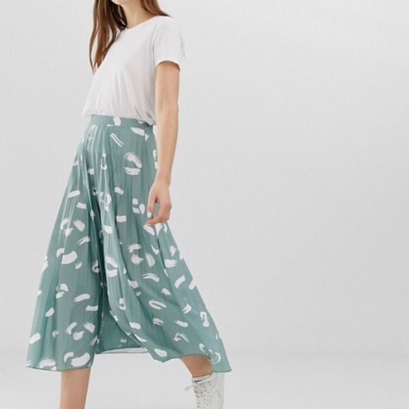 ASOS Dresses & Skirts - ASOS || pleated brush stroke midi skirt